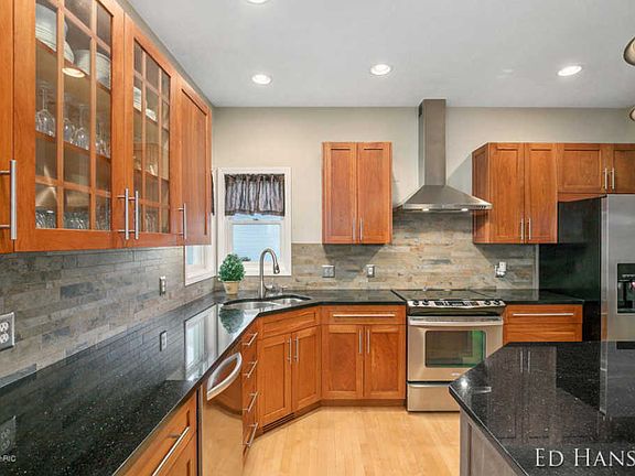 5th image of 6294 Miramonte Dr NE