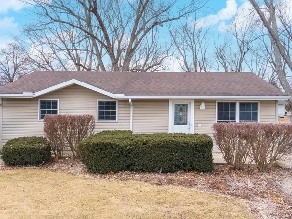 8164 Pine Ave, Downs, IL 61736