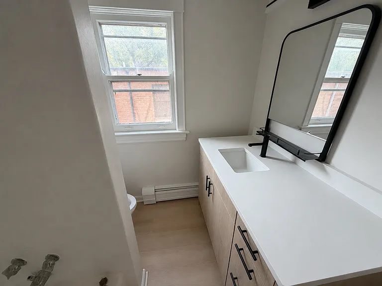 1660 2nd St #4 — Photo 8