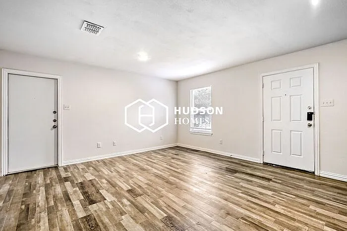 718 Garland Ave #B — Photo 4