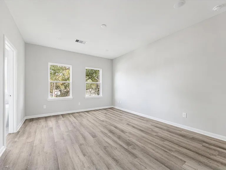 209 Clark Meadows Ln — Photo 15