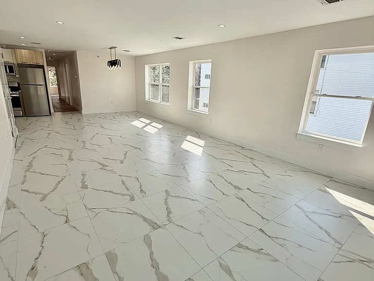 418 Avon Ave #3 — Photo 5