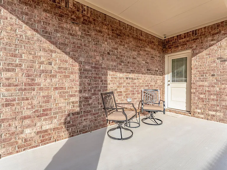 513 Macdonald Way — Photo 25