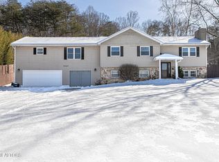 228 Foxfire Ln, Kingston, TN 37763