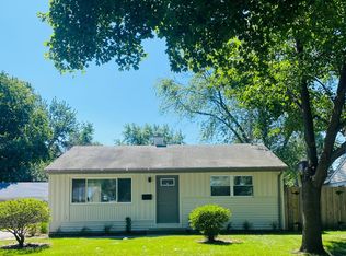 2203 Sigwalt St, Rolling Meadows, IL 60008