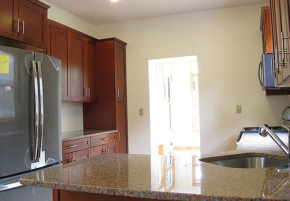 2nd image of 104 Bainbridge St #2