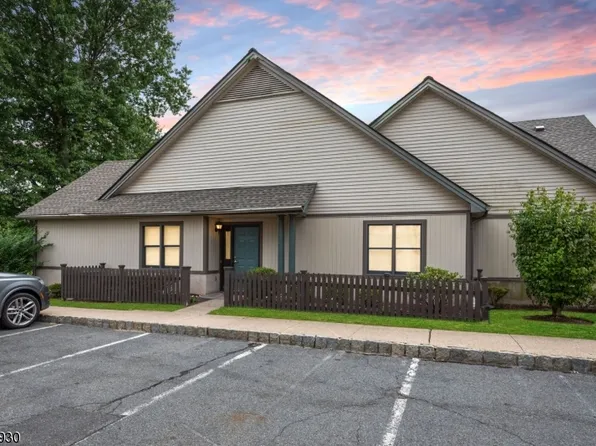 35 Park Edge, Berkeley Heights Twp., NJ 07922