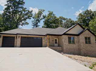 3 March Ln, Bella Vista, AR 72714
