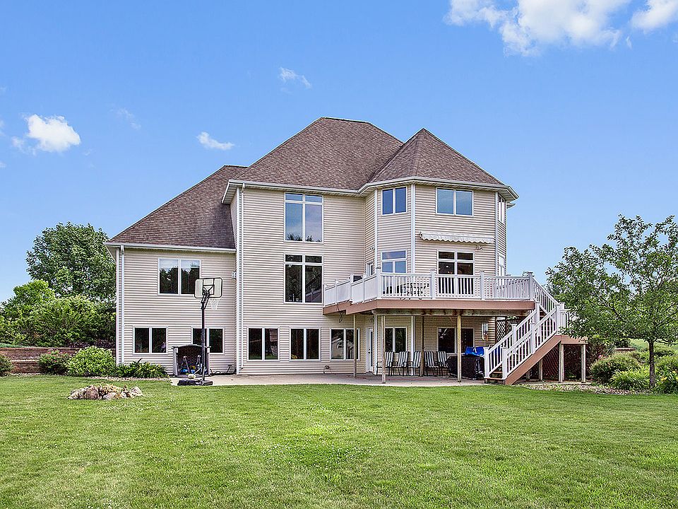3464 Grand Meadows Xing, Neenah, WI 54956 | Zillow