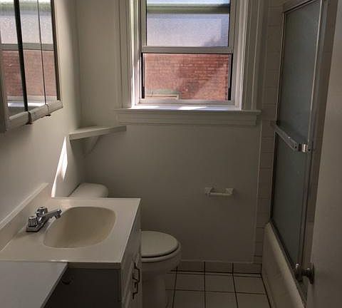 5th image of 2048 W Estes Ave #2