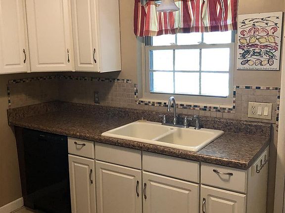 4th image of 931 Brookview Cir