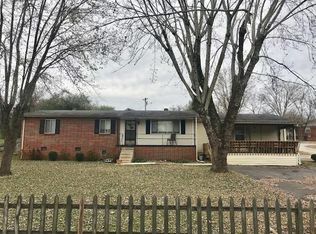 1218 Pleasant View Dr, Cookeville, TN 38501
