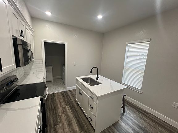 4th image of 1316 College Ave #100