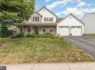 25 Olde Forge Dr, Elizabethtown, PA 17022