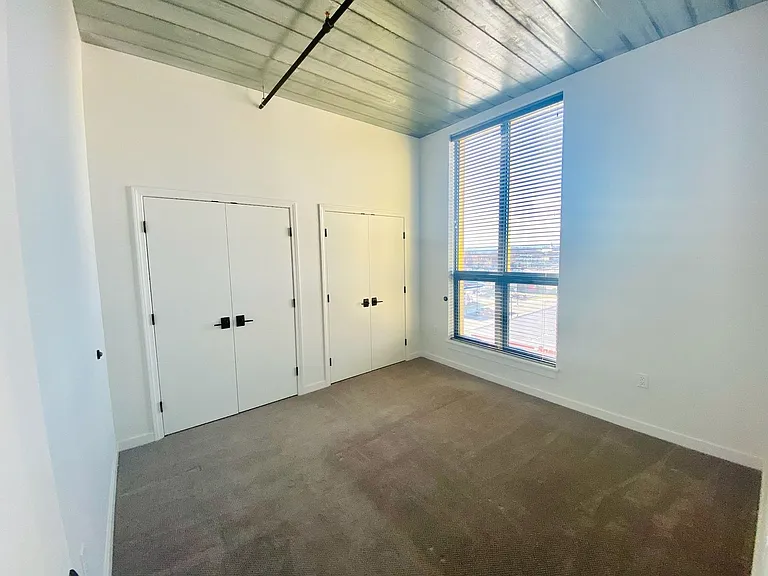 Kelley Square Lofts — Photo 9