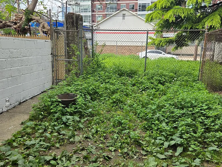 1351 Christian St — Photo 25
