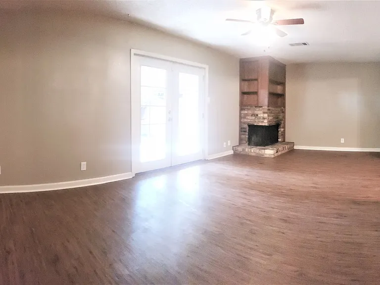 7604 Bridges Ave #B — Photo 7