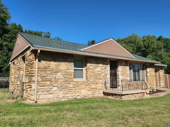 2147 SE Adams St, Topeka, KS 66605