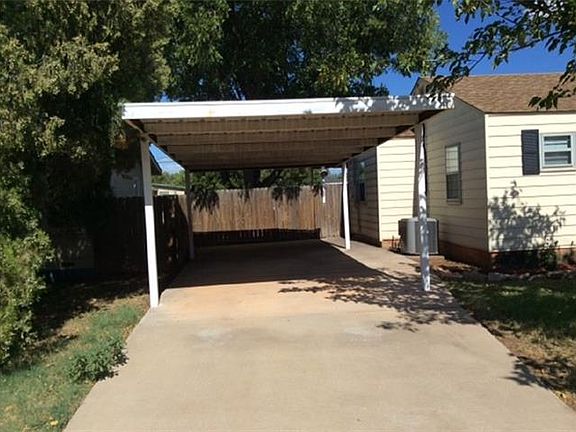 3rd image of 941 S Crockett Dr