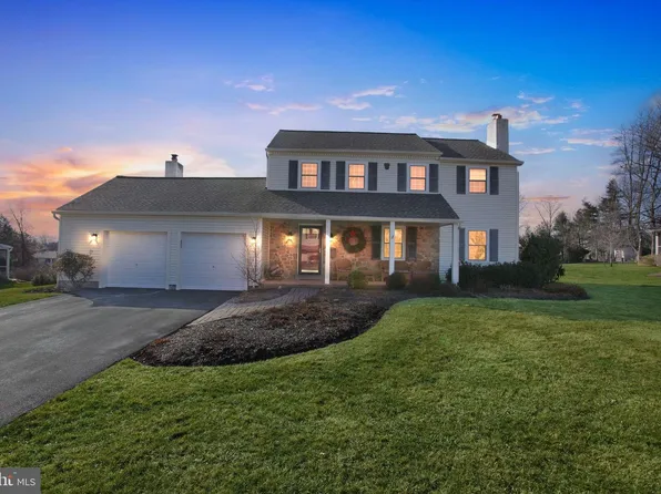 1221 Thomas Dr, Fort Washington, PA 19034