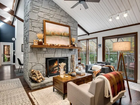 906 Cherokee Trail, Sapphire, NC 28774
