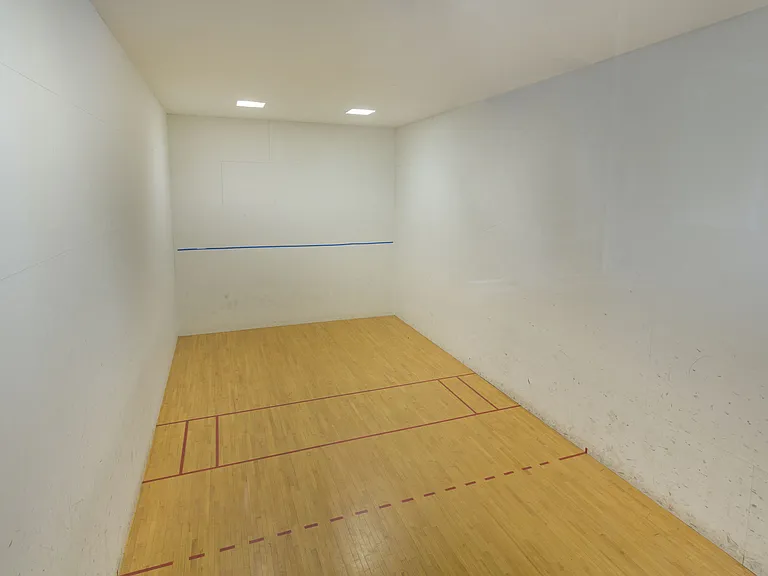 EPERNAY APARTMENTS — Photo 6