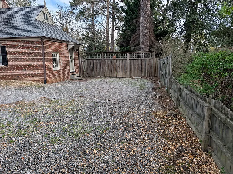 7220 Monument Ave — Photo 20