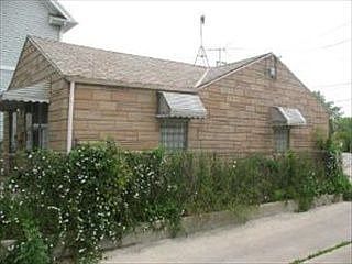 2nd image of 3845 N Oriole Ave