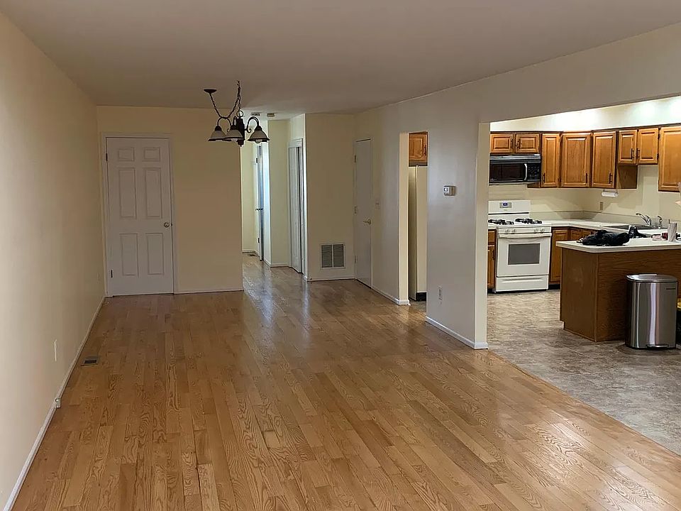 2nd image of 58 Elm Ter