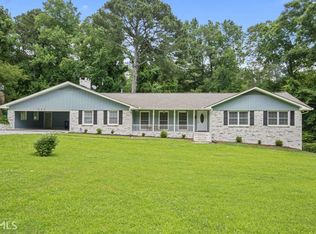 850 Valley Creek Dr, Stone Mountain, GA 30083