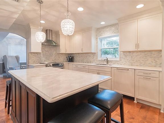 3rd image of 4604 W Estrella St