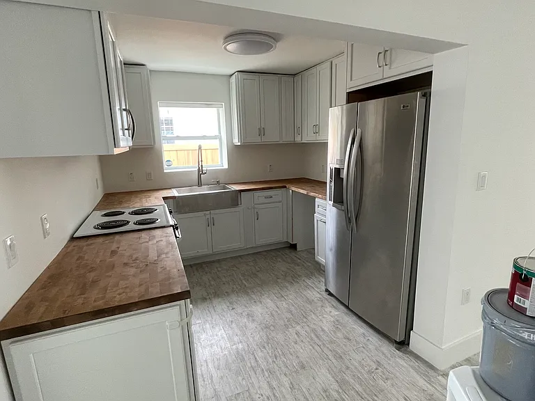 35 SW 6th St #1 — Photo 18