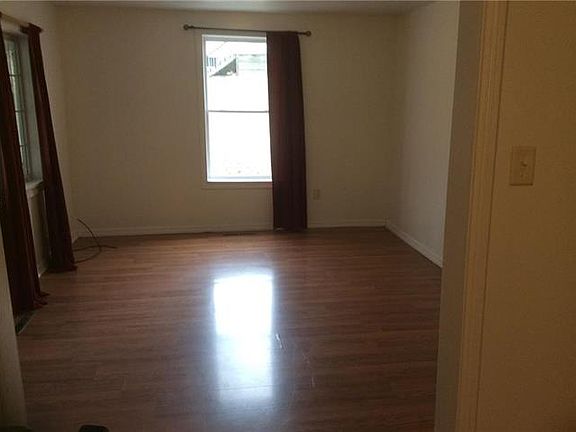 2nd image of 3216 Jackson St