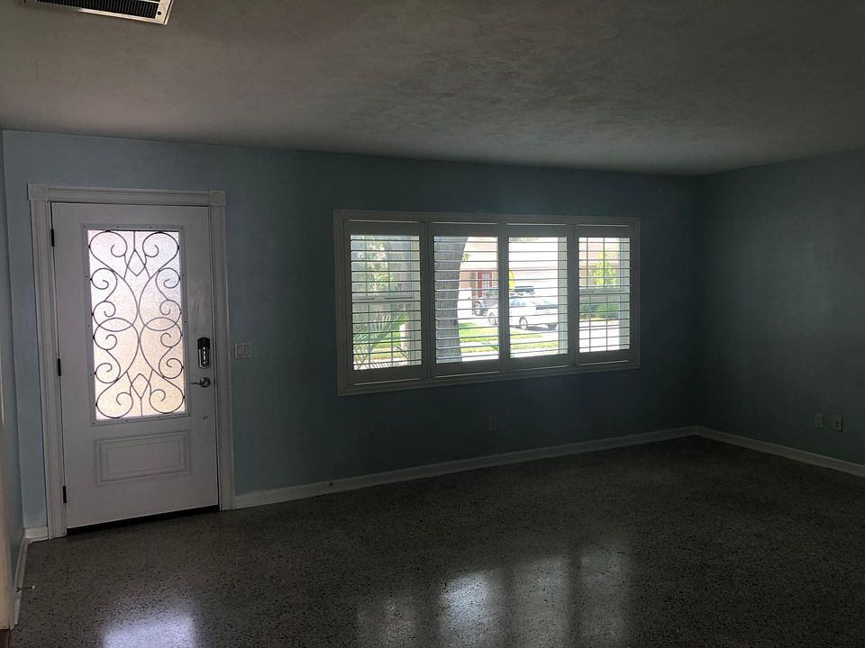 2nd image of 300 6th Ave N