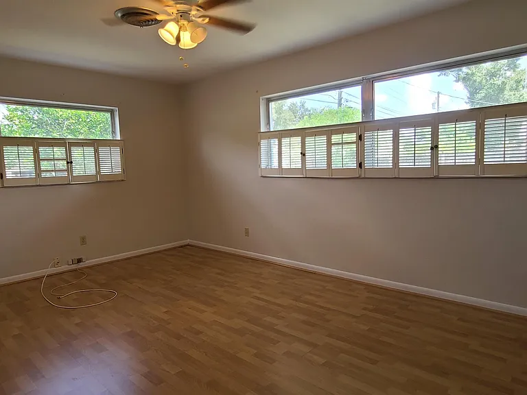 1329 Fairfield Dr — Photo 13
