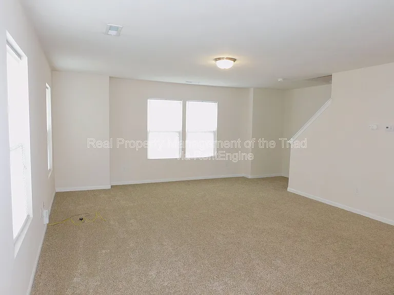 415 Hidden Brook Ln — Photo 2