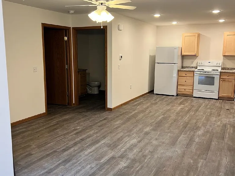 231 Railroad St #112 — Photo 2