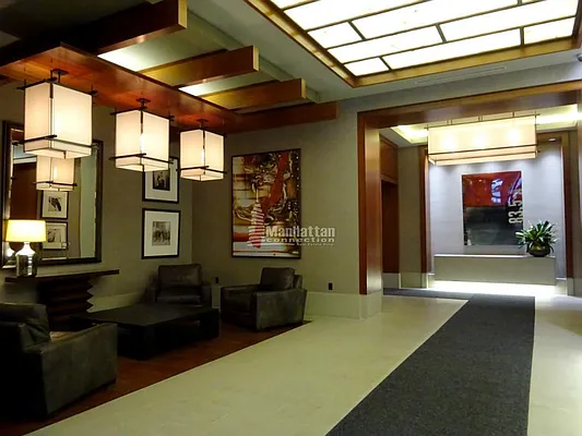 Rented by Manhattan Connection | media 26