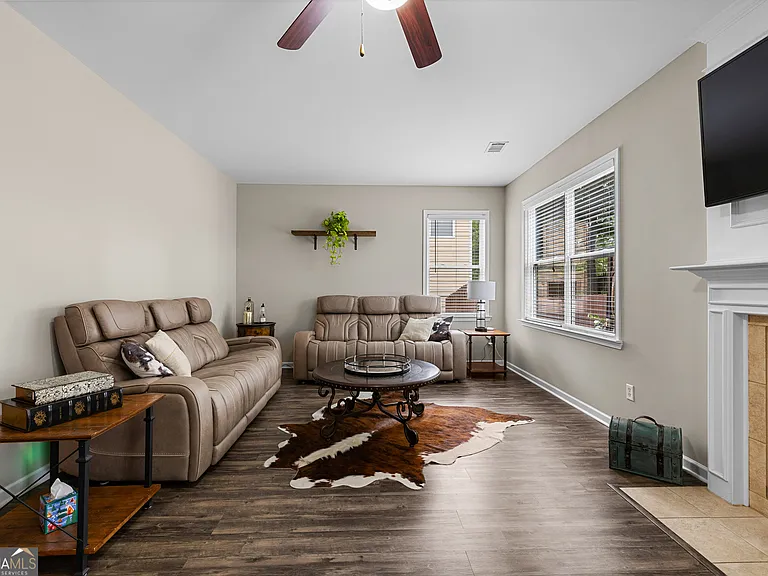 77 Lakeshore Pkwy — Photo 11
