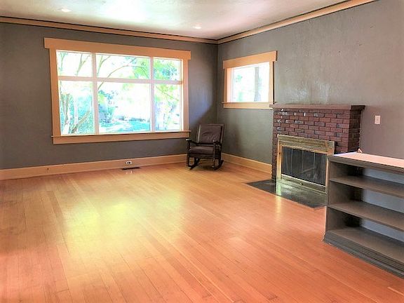 3rd image of 229 N Bellevue Ave