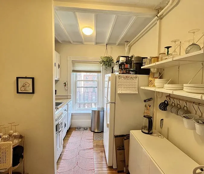 523 Beacon St #8 — Photo 9