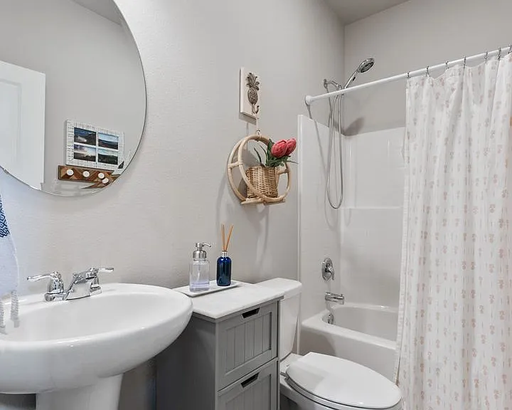 3273 Hanna Dr NE — Photo 6