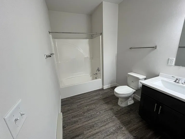 Cottage Grove Commons: Gaston — Photo 35