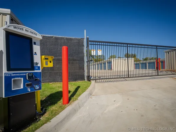 1535 S Memorial Dr, Tulsa, OK 74112