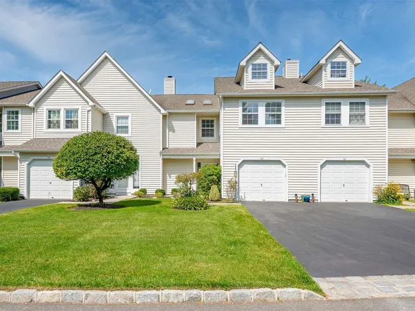 45 Erin Lane #45, East Setauket, NY 11733