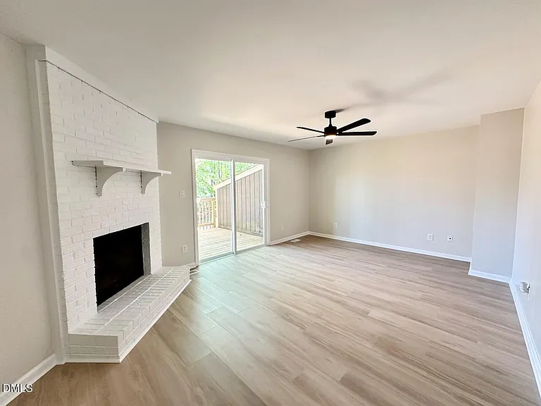 4050 Arckelton Dr — Photo 7