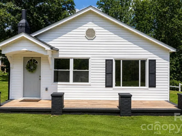 3028 Morganton Blvd, Lenoir, NC 28645