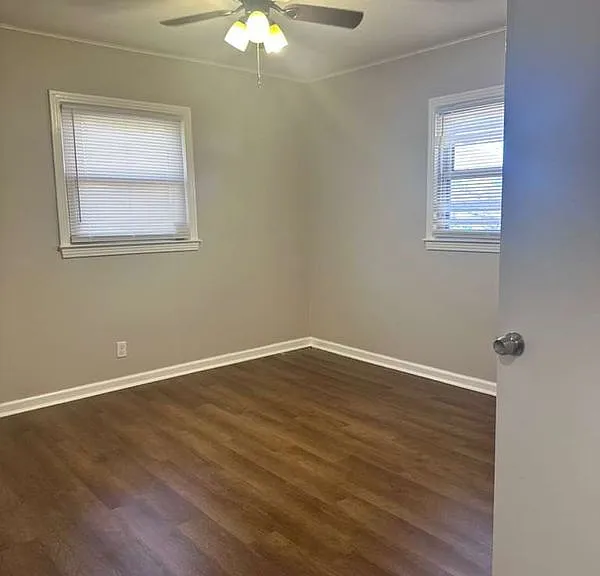 435 Central Dr NW — Photo 7