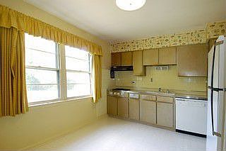 3rd image of 1351 E Dorothy Dr