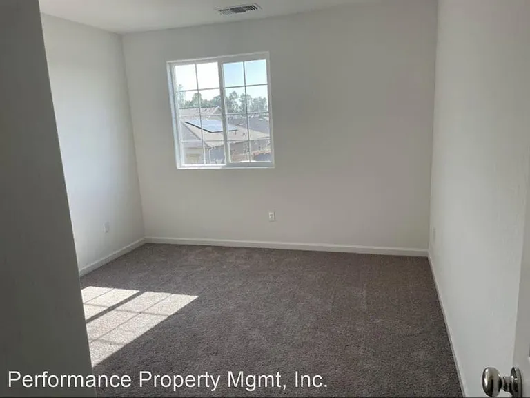 6698 E Adena Ave — Photo 5
